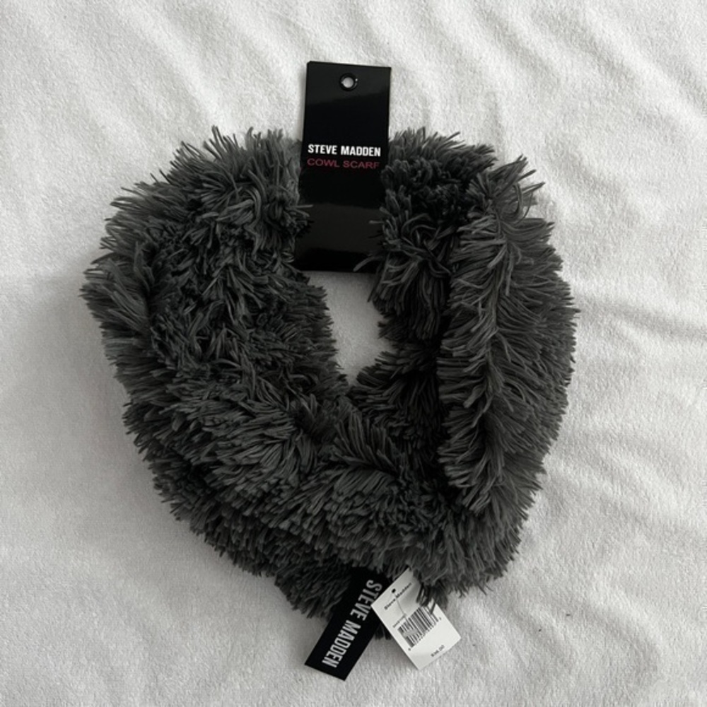 Steve Madden Gray Faux Fur Cowl Scarf